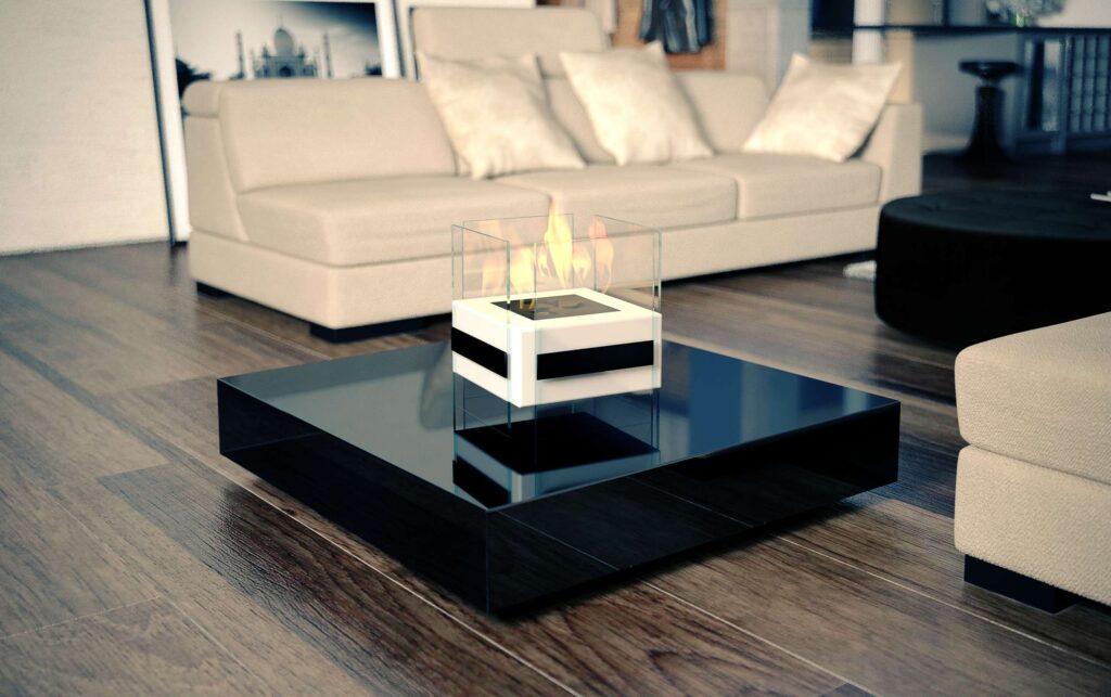 biokominek w mieszkaniu na stole