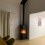 Sprawdź, jak dobrać moc kominka do metrażu i izolacji, aby ogrzewanie było efektywne, ekonomiczne i bezpieczne. Praktyczne wskazówki dla Twojego domu.